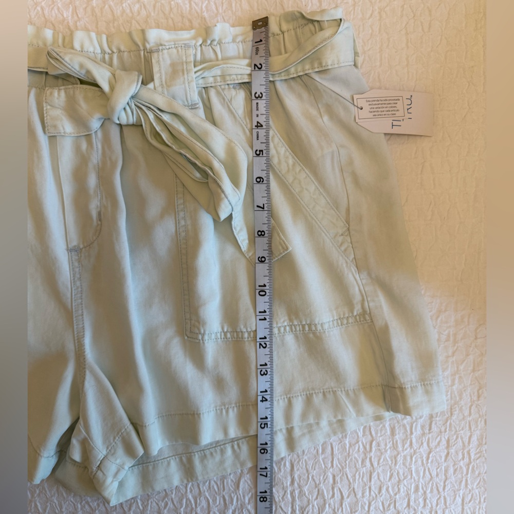 Time and Tru Sunwash Blue Cargo Shorts with Tie-Waist - Picture 8 of 10